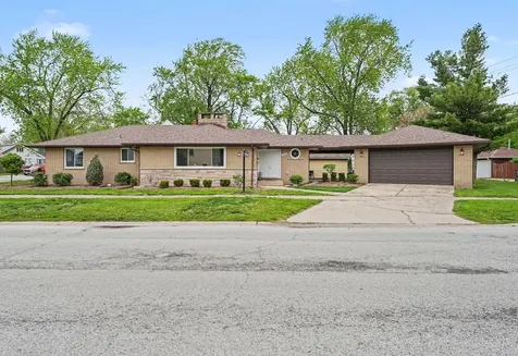 18289 Burnham Avenue Lansing IL 60438