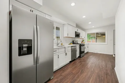 18289 Burnham Avenue Lansing IL 60438