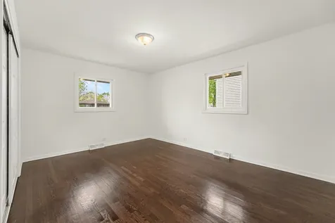 18289 Burnham Avenue Lansing IL 60438