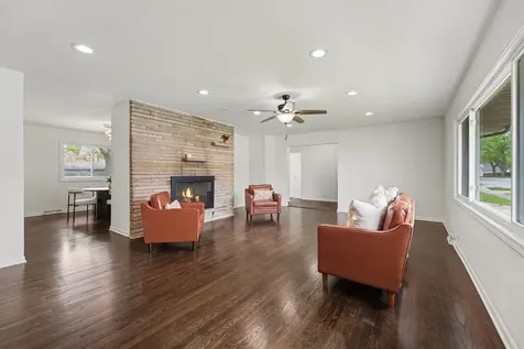 18289 Burnham Avenue Lansing IL 60438