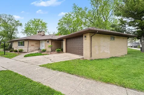 18289 Burnham Avenue Lansing IL 60438