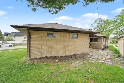 18289 Burnham Avenue Lansing IL 60438