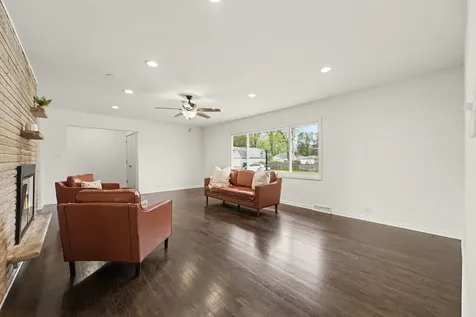 18289 Burnham Avenue Lansing IL 60438