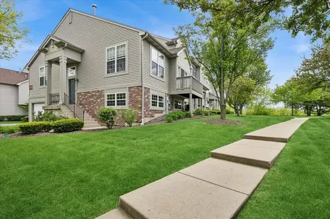 1015 Ellsworth Drive Grayslake IL 60030