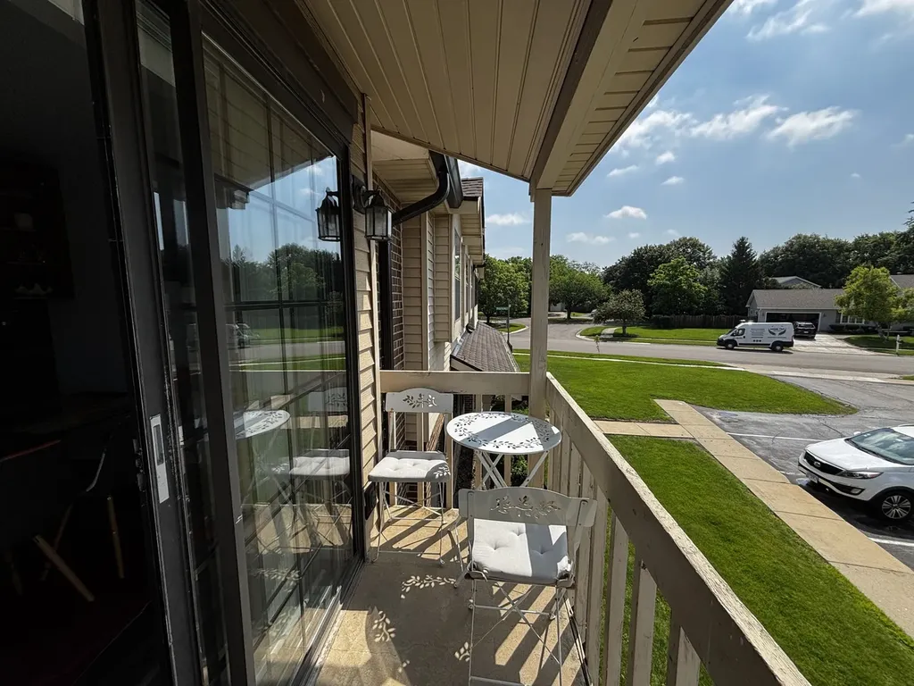353 S Whispering Hills Drive Naperville IL 60540