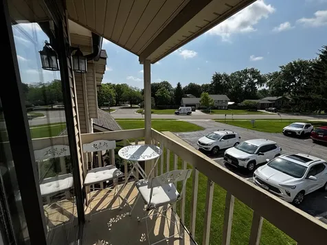 353 S Whispering Hills Drive Naperville IL 60540