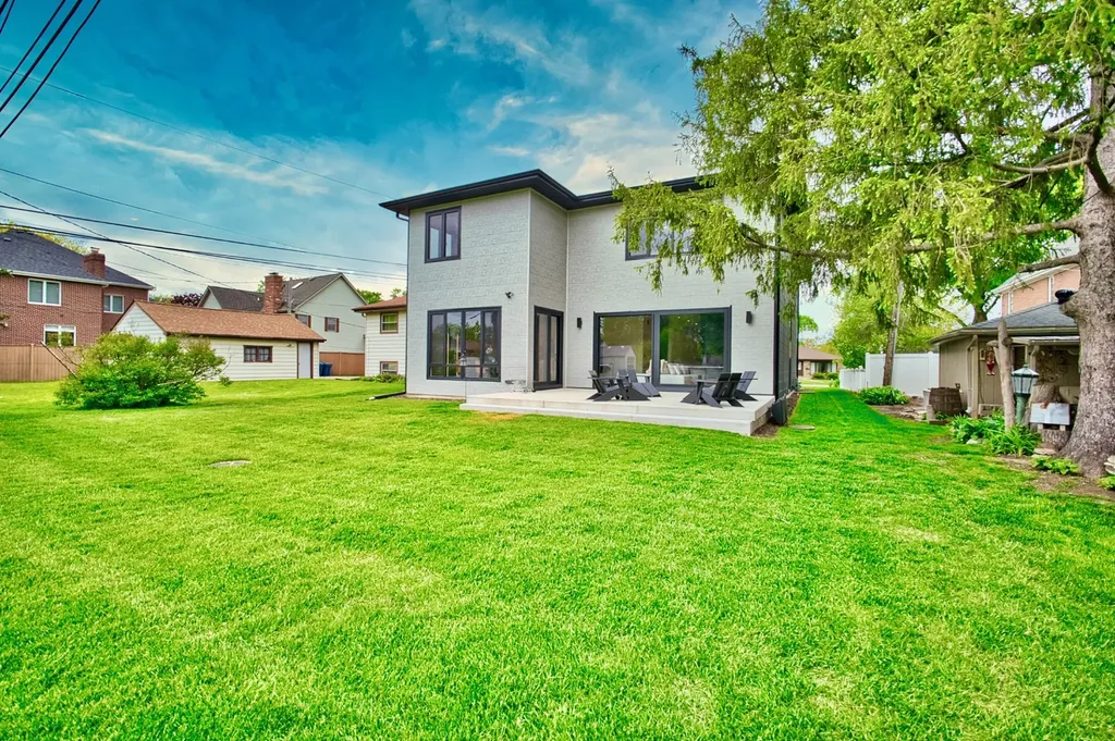 332 West Fremont Avenue Elmhurst IL 60126