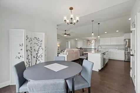 3904 Obsidian Drive Champaign IL 61822