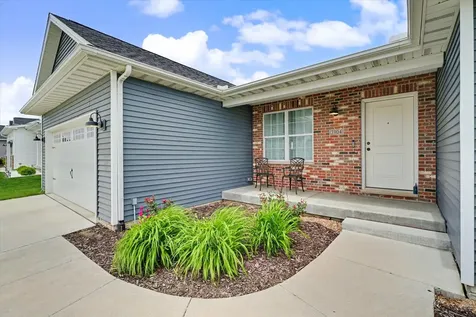 3904 Obsidian Drive Champaign IL 61822