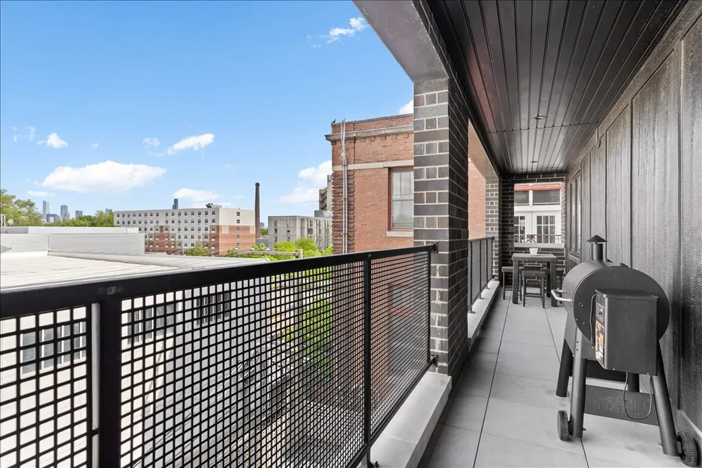 1523 North Western Avenue Chicago IL 60622