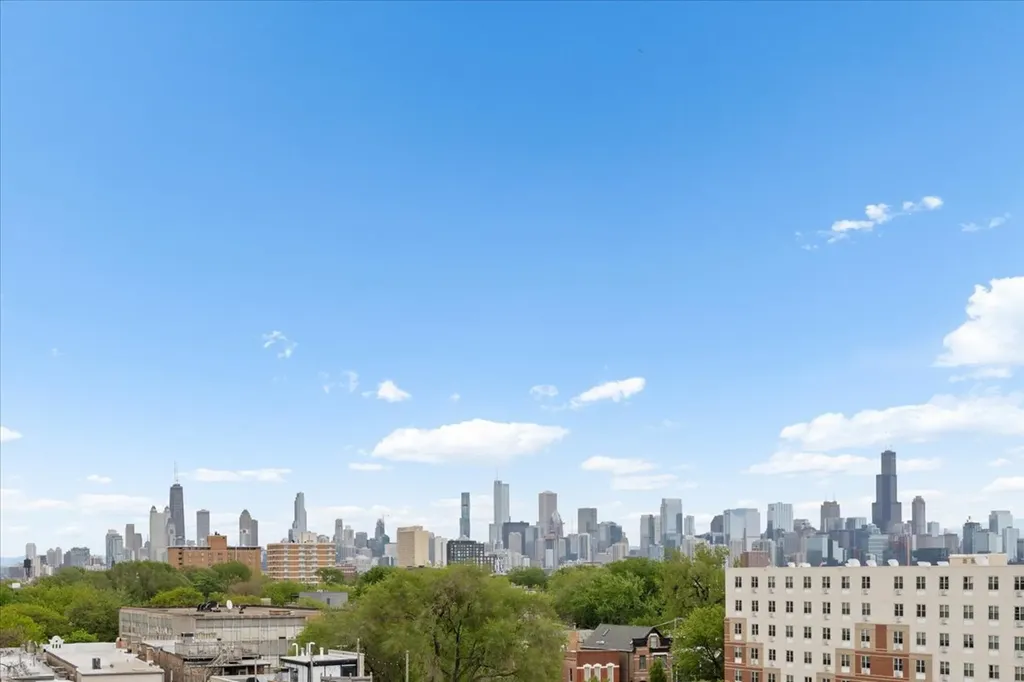 1523 North Western Avenue Chicago IL 60622