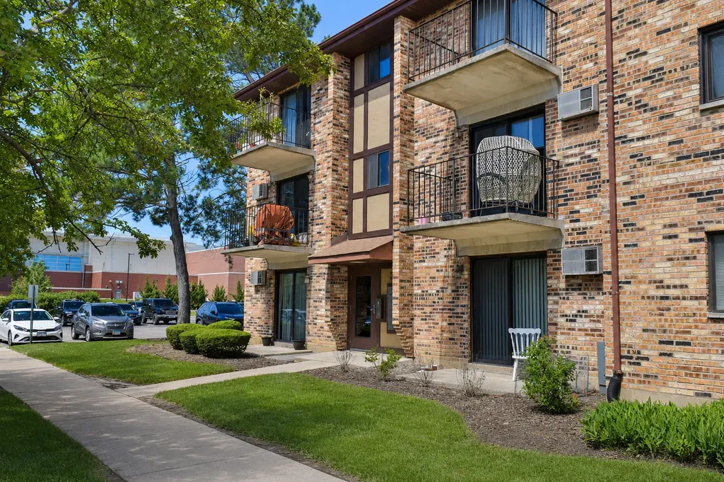 314 Klein Creek Court Carol Stream IL 60188