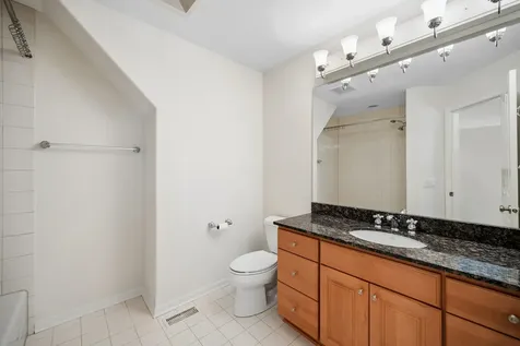 932 Chestnut Street Deerfield IL 60015