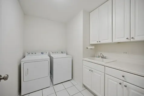 932 Chestnut Street Deerfield IL 60015