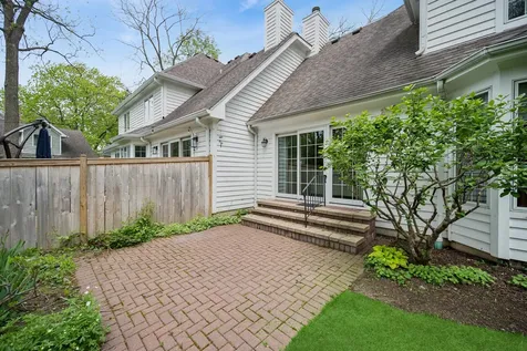 932 Chestnut Street Deerfield IL 60015
