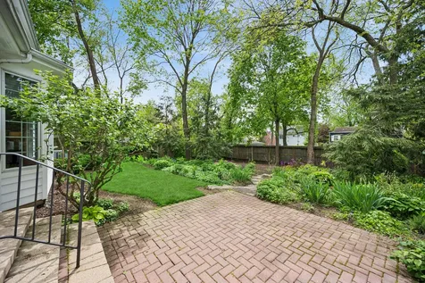 932 Chestnut Street Deerfield IL 60015