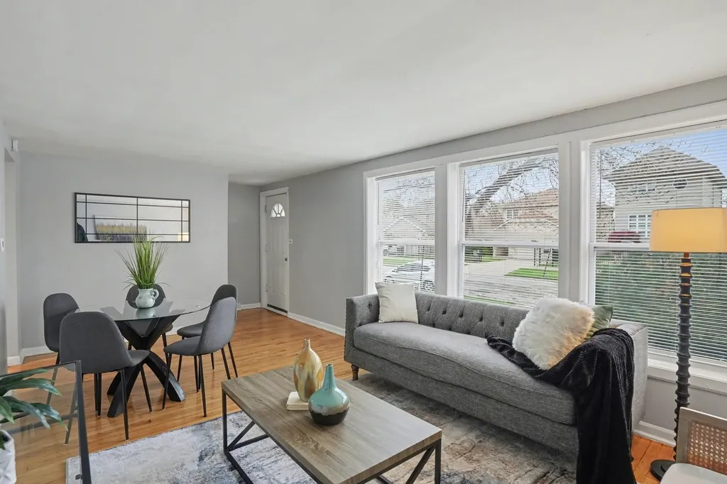 1041 East 90th Street Chicago IL 60619