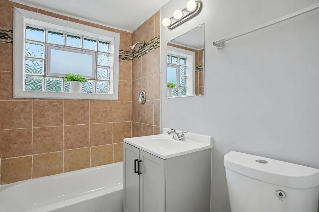 1041 East 90th Street Chicago IL 60619
