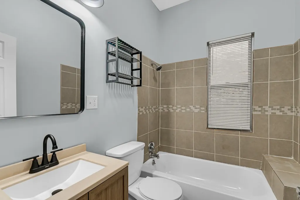 7349 South Evans Avenue Chicago IL 60619
