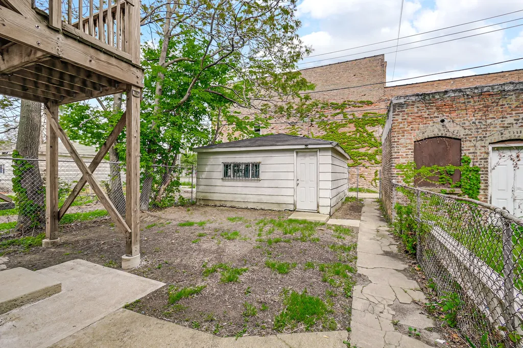 7349 South Evans Avenue Chicago IL 60619