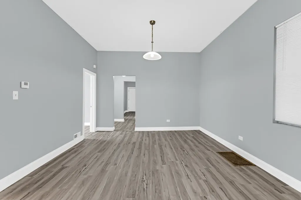 7349 South Evans Avenue Chicago IL 60619