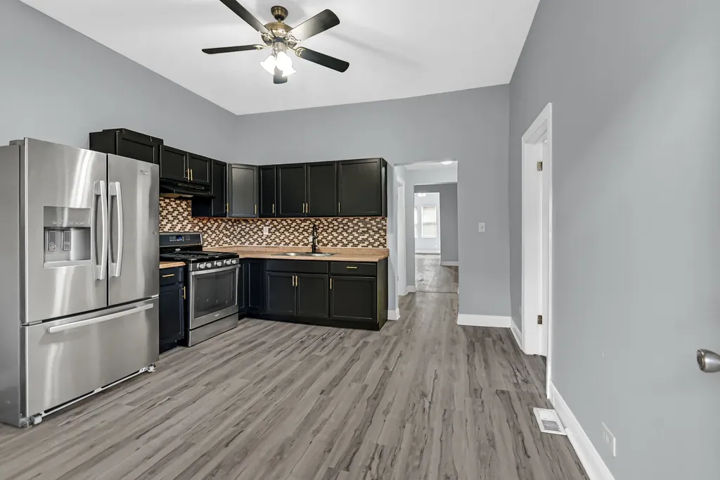 7349 South Evans Avenue Chicago IL 60619