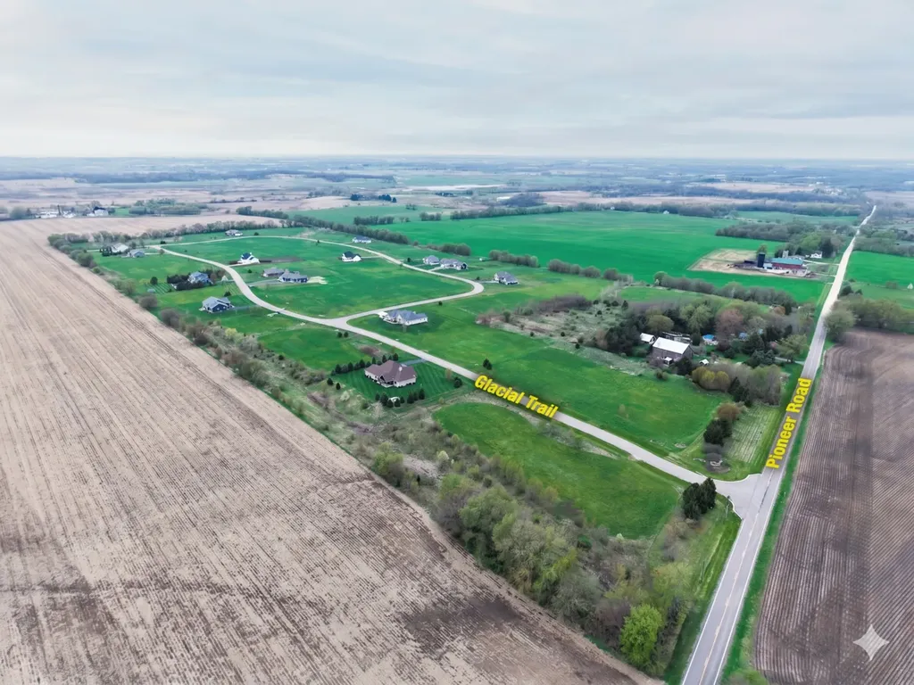 4701 Glacial Trail Ringwood IL 60072