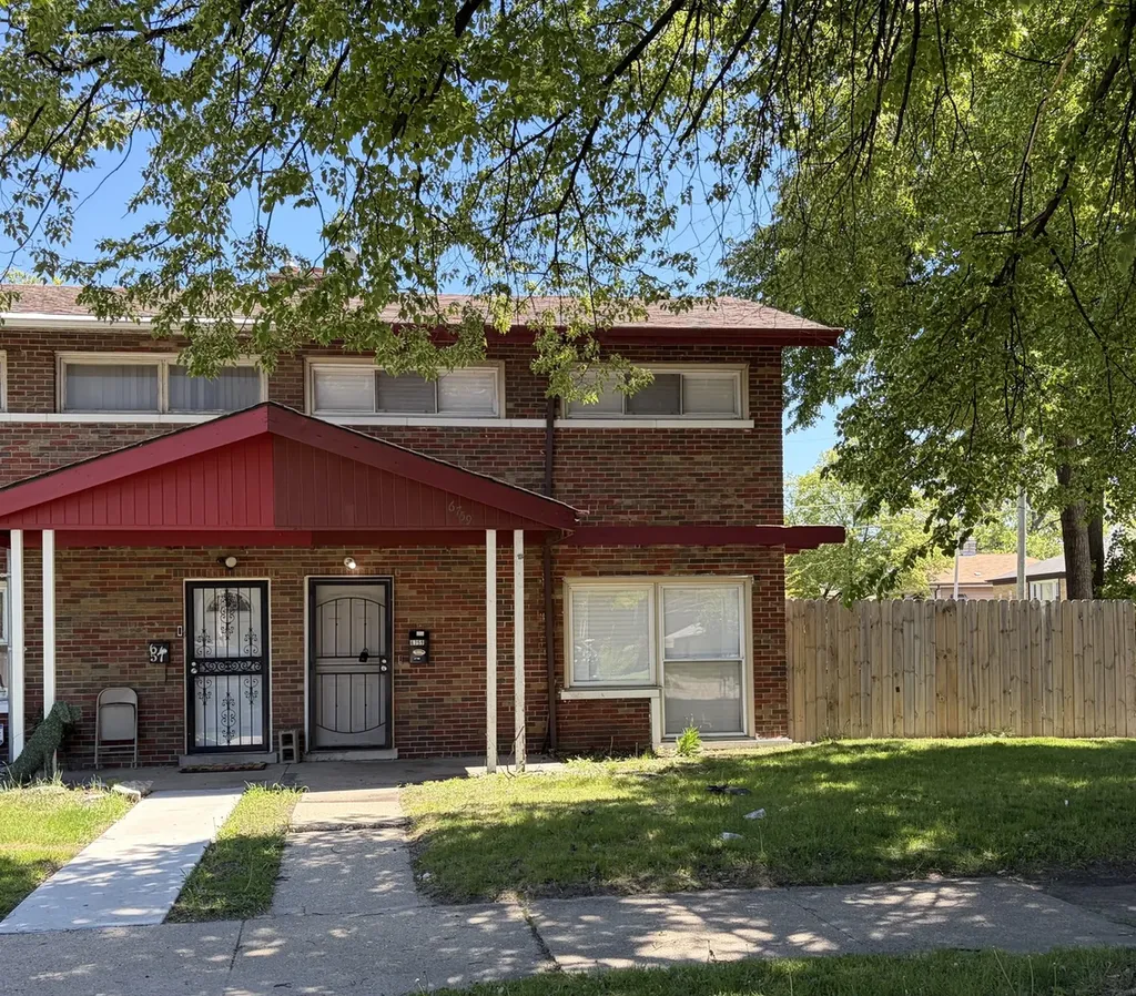6759 South Calumet Avenue Chicago IL 60637