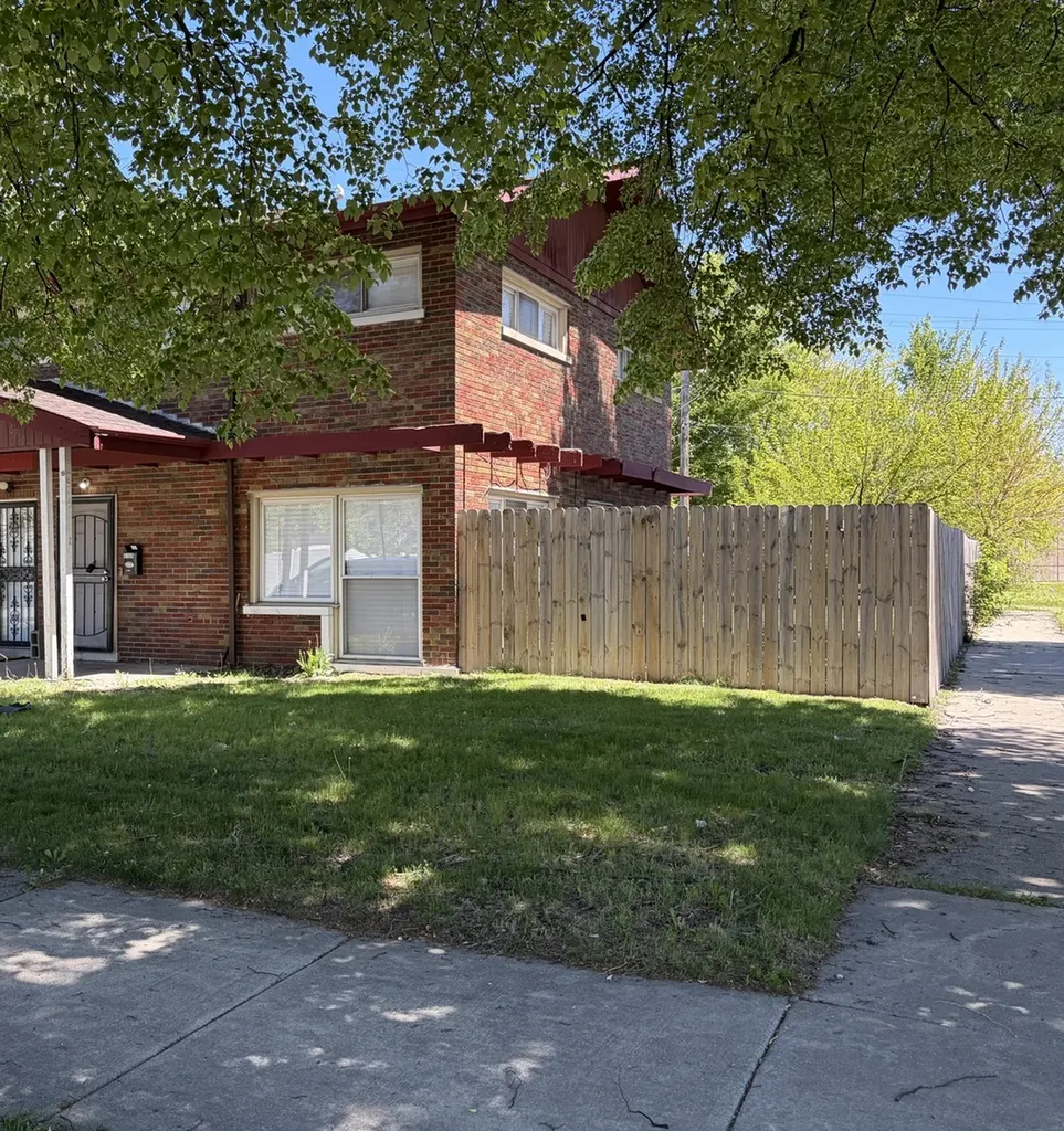6759 South Calumet Avenue Chicago IL 60637