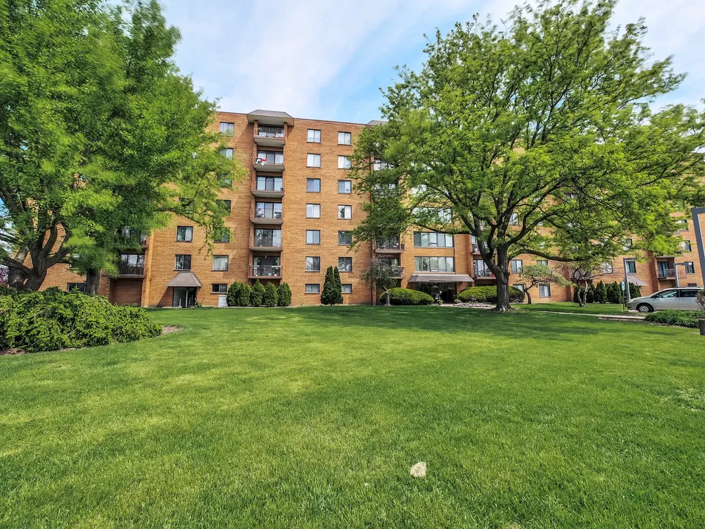 1747 West Crystal Lane Mount Prospect IL 60056