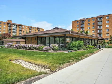 1747 West Crystal Lane Mount Prospect IL 60056
