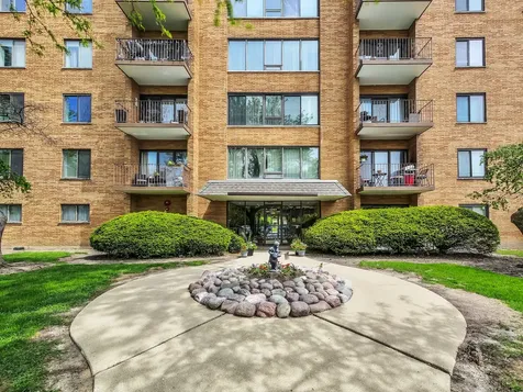 1747 West Crystal Lane Mount Prospect IL 60056