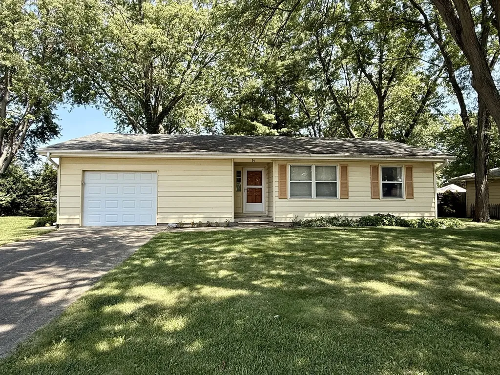 14 Bradley Court Clinton IL 61727