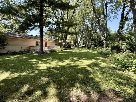 14 Bradley Court Clinton IL 61727