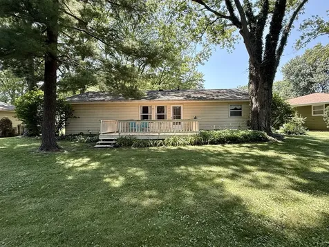 14 Bradley Court Clinton IL 61727