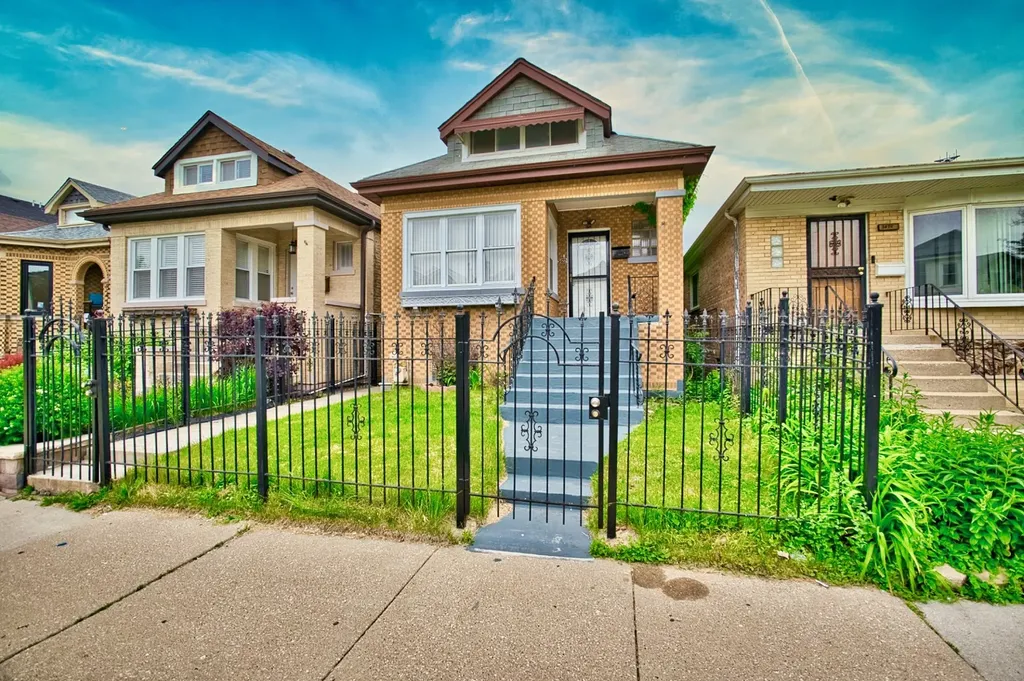 3422 North Kolmar Avenue Chicago IL 60641