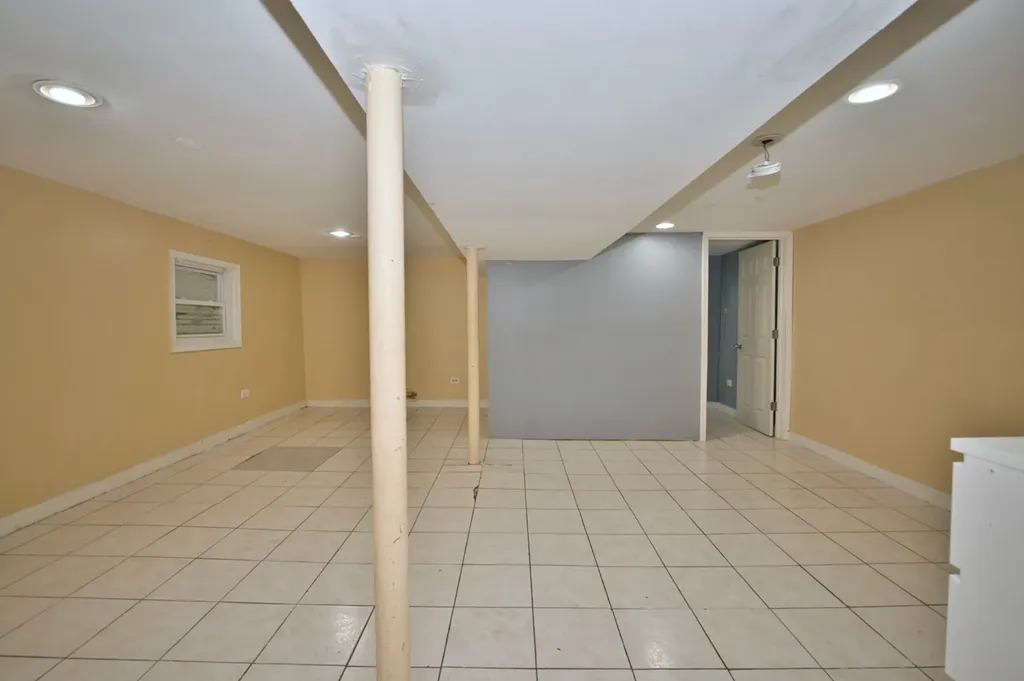 3422 North Kolmar Avenue Chicago IL 60641