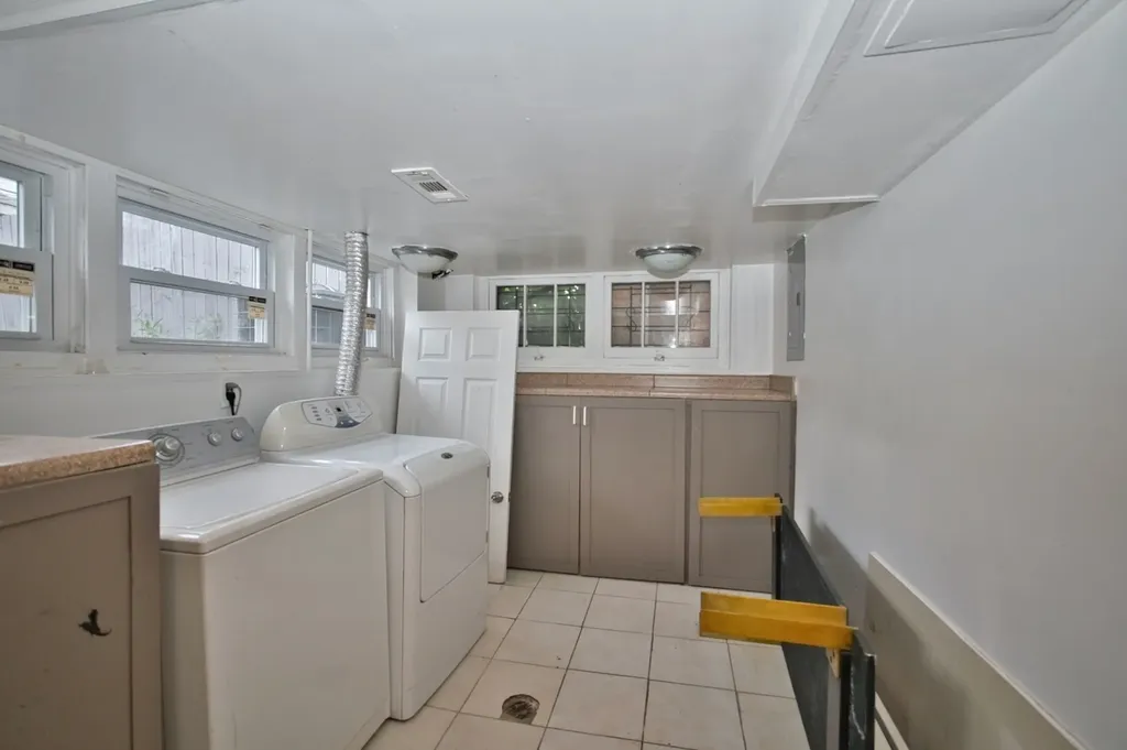 3422 North Kolmar Avenue Chicago IL 60641