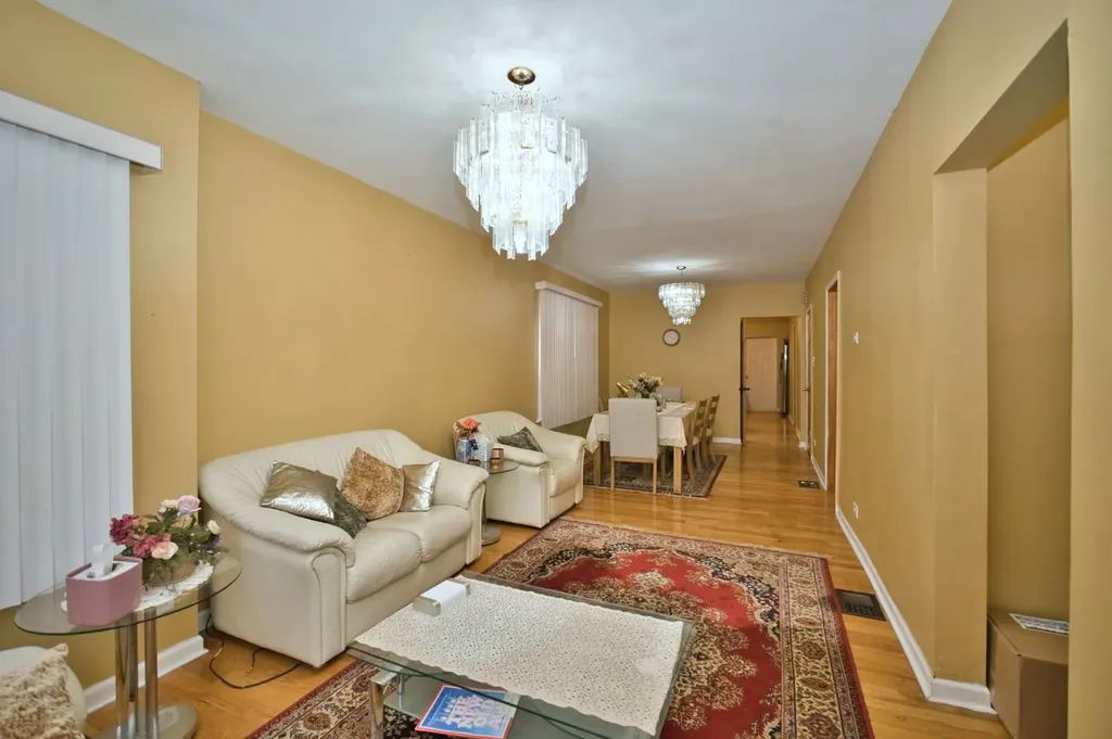 3422 North Kolmar Avenue Chicago IL 60641