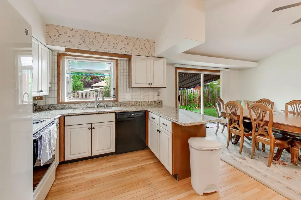201 East Monroe Avenue Villa Park IL 60181