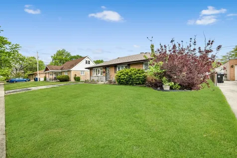 7030 Saratoga Drive Bridgeview IL 60455