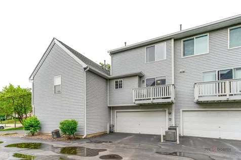 1123 Manchester Circle Grayslake IL 60030