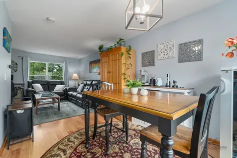 1123 Manchester Circle Grayslake IL 60030