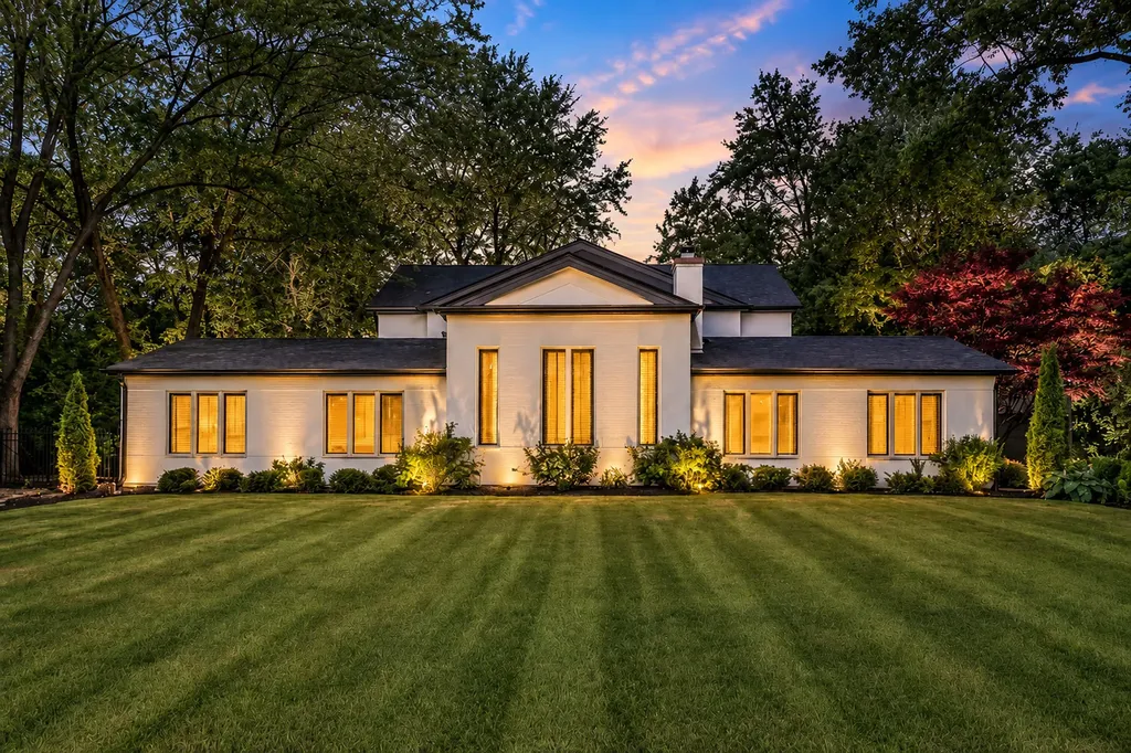 790 West Deerpath Road Lake Forest IL 60045