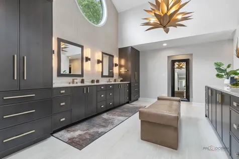 790 West Deerpath Road Lake Forest IL 60045