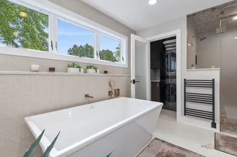 790 West Deerpath Road Lake Forest IL 60045