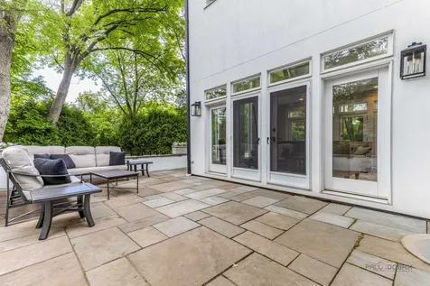 790 West Deerpath Road Lake Forest IL 60045