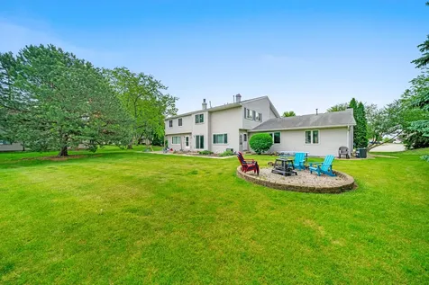 1837 Kerrybrook Court Sycamore IL 60178