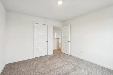 1868 Keating Drive Aurora IL 60503