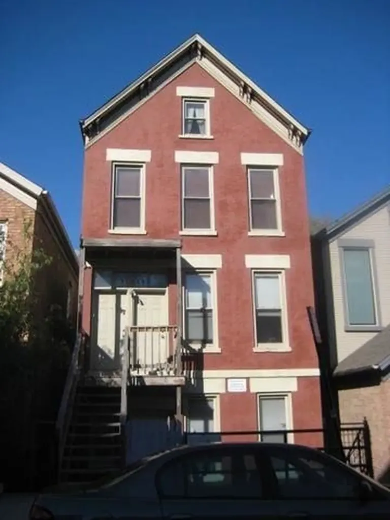1736 West Beach Avenue Chicago IL 60622